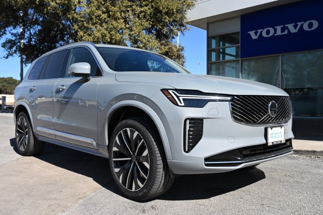 New 2026 Volvo XC90 B5 Core