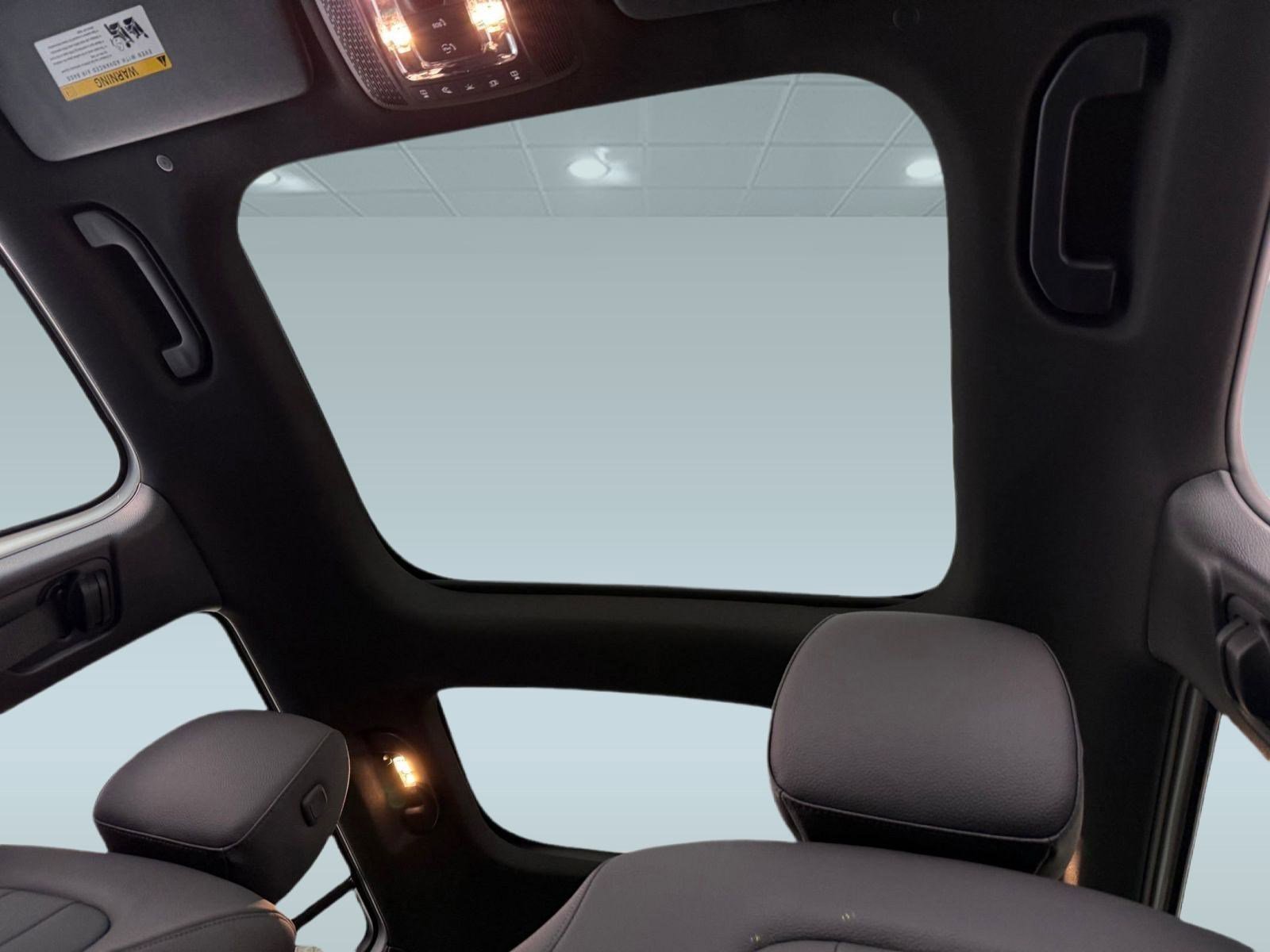 New 2026 Mercedes-Benz GLB 250 image 11