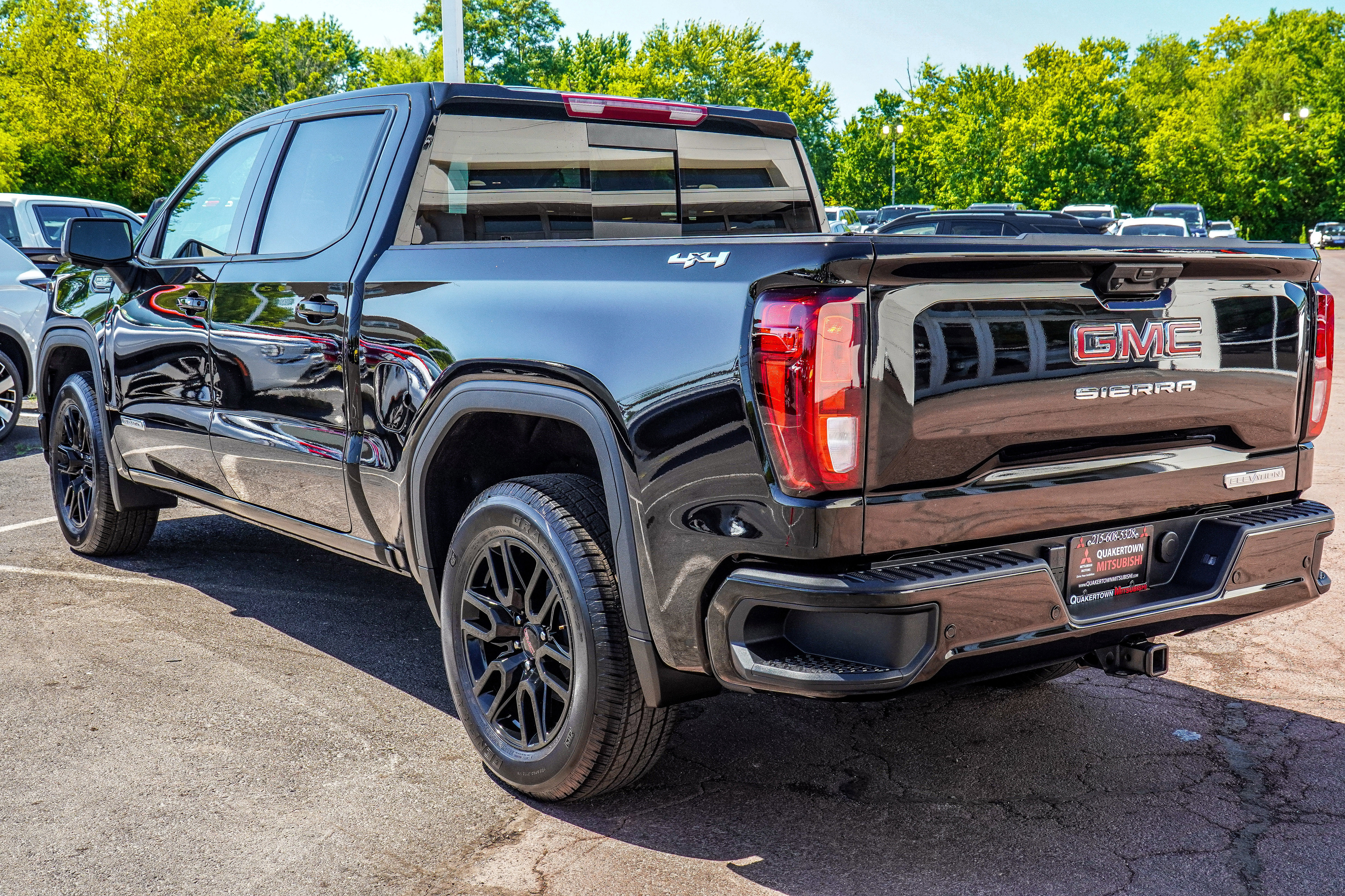 Used 2025 GMC Sierra 1500 Elevation w/ Elevation Premium Package image 7
