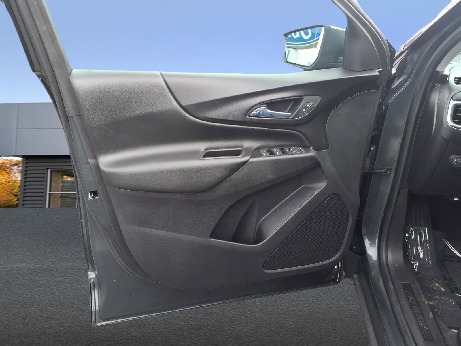 Used 2020 Chevrolet Equinox LT w/ LPO, Floor Liner Package image 14
