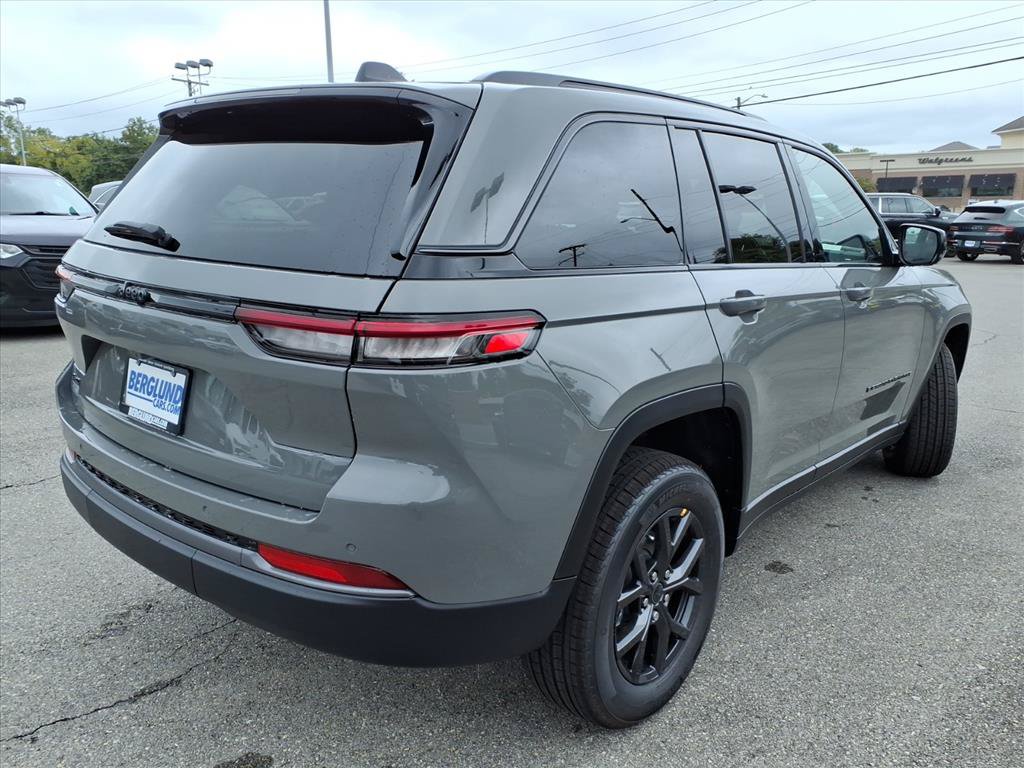 New 2027 Jeep Grand Cherokee 4WD image 4