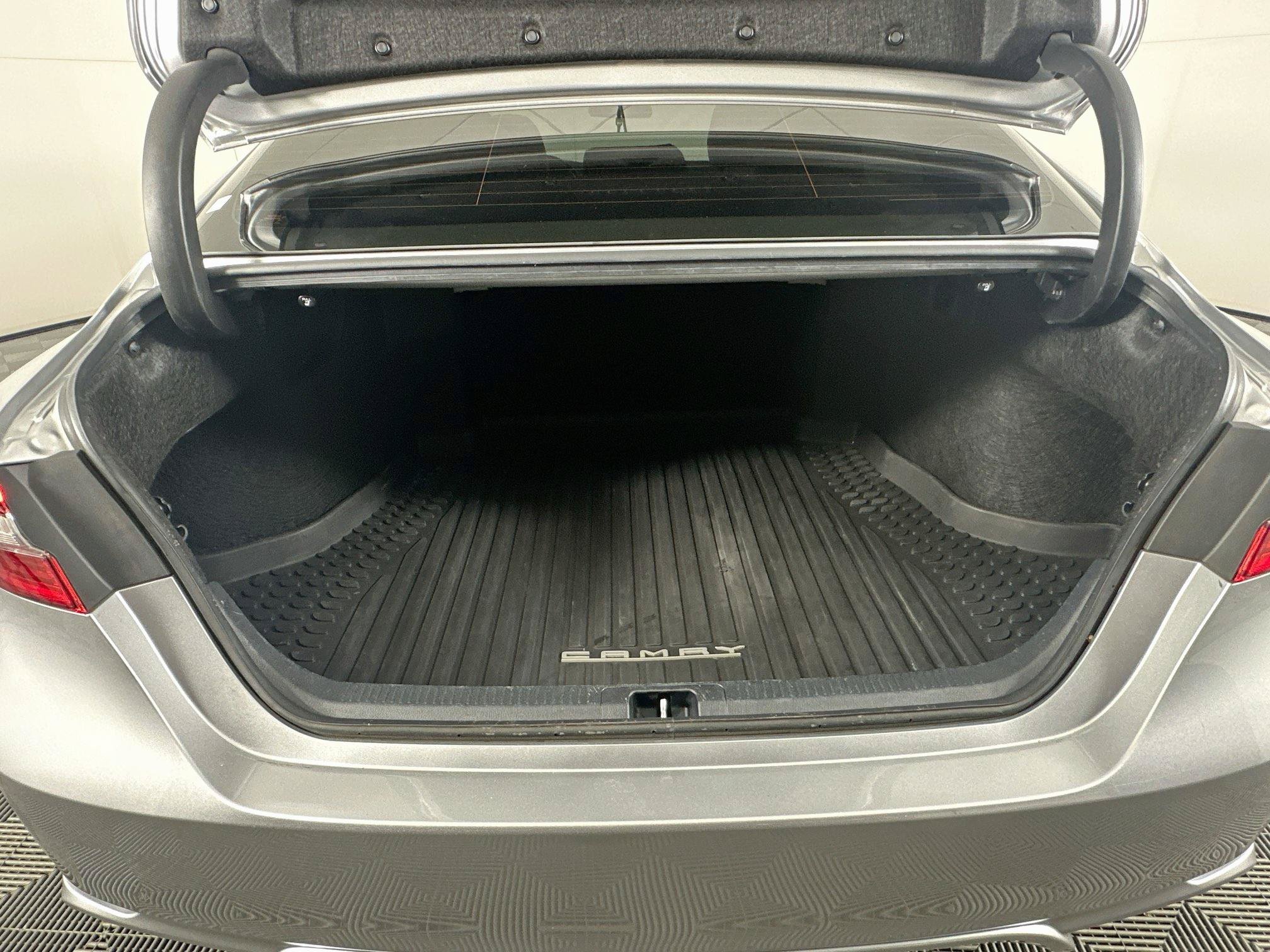 Used 2023 Toyota Camry SE FWD image 27