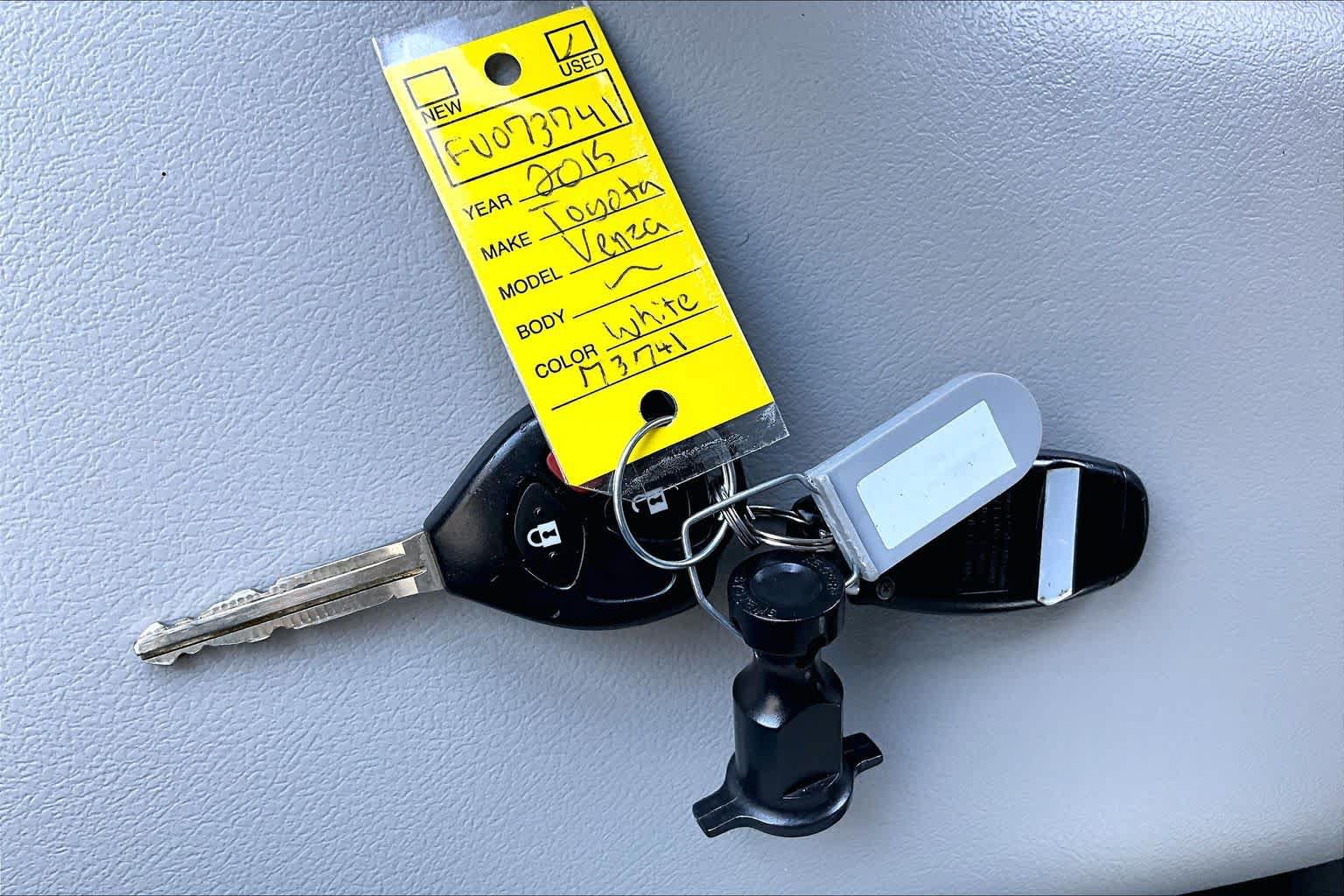 Used 2015 Toyota Venza LE AWD/4WD image 14
