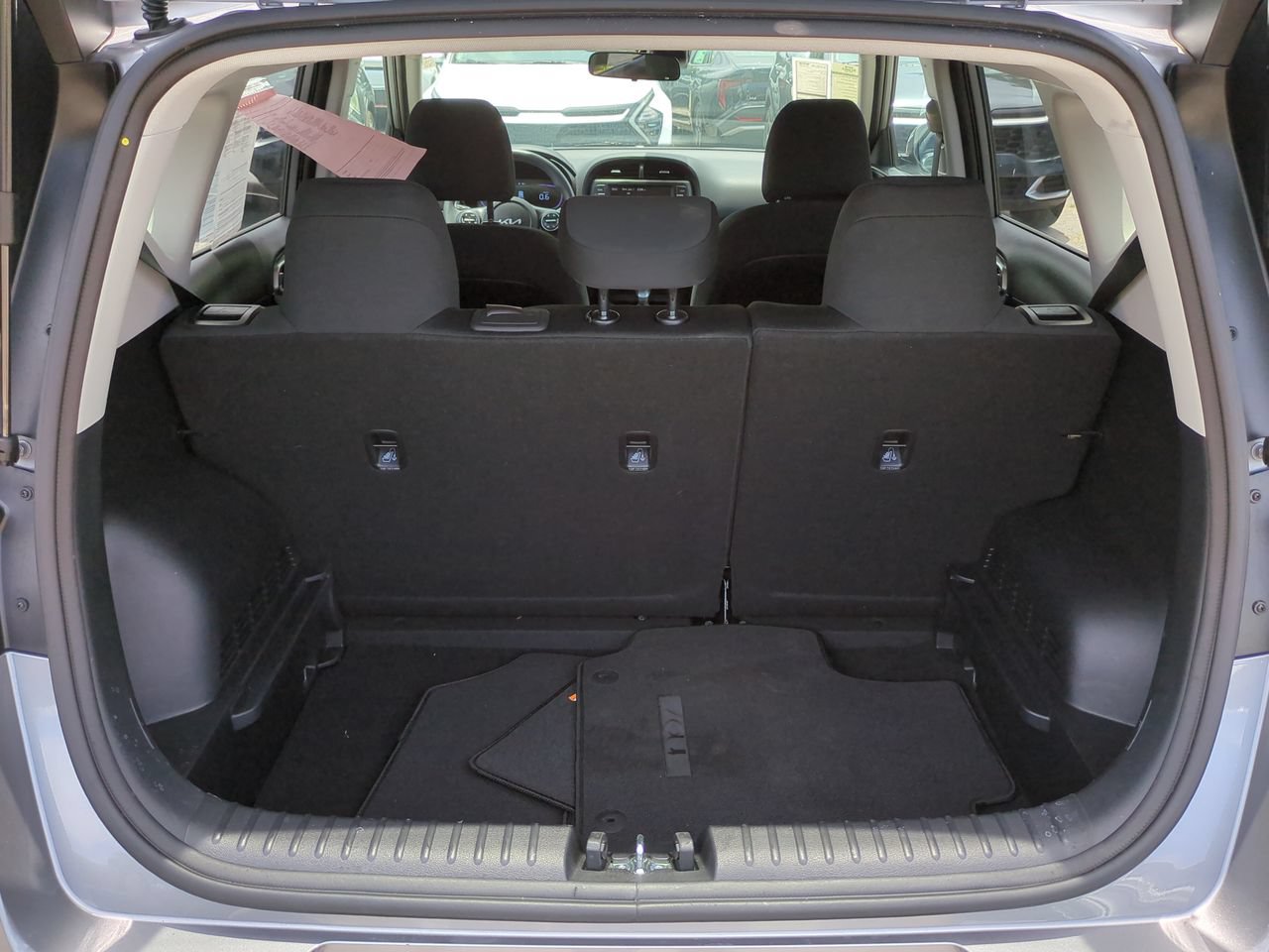 Certified 2025 Kia Soul LX w/ LX Technology Package FWD image 13