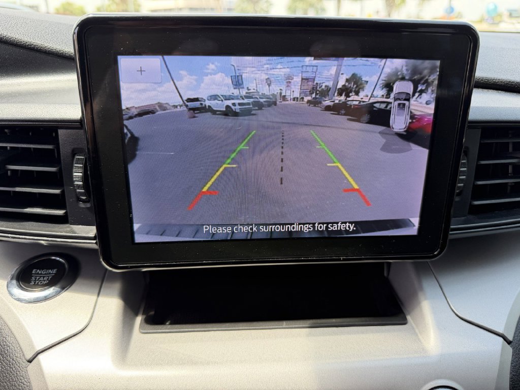 Used 2023 Ford Explorer XLT AWD/4WD image 14