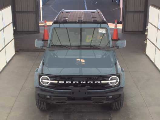 Used 2025 Ford Bronco Outer Banks image 2