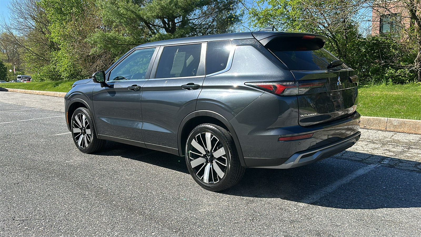 Used 2025 Mitsubishi Outlander SE AWD/4WD image 8