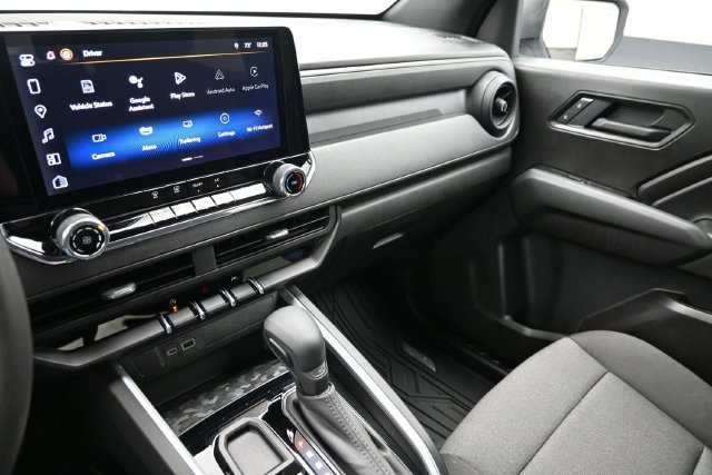Used 2025 Chevrolet Colorado W/T RWD image 27