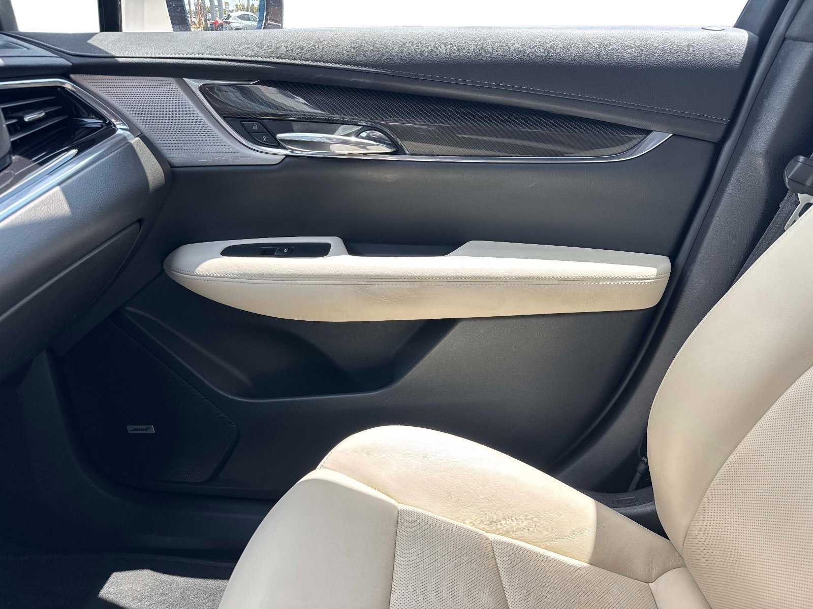 Used 2023 Cadillac XT6 Sport w/ Technology Package AWD/4WD image 25