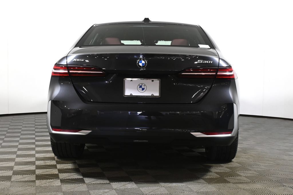 Used 2026 BMW 530i xDrive w/ Premium Package AWD/4WD image 6