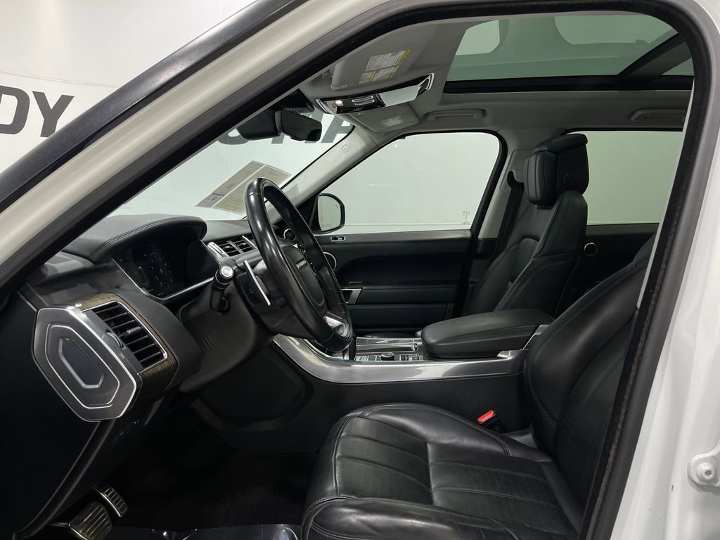 Used 2018 Land Rover Range Rover Sport HSE Dynamic image 14
