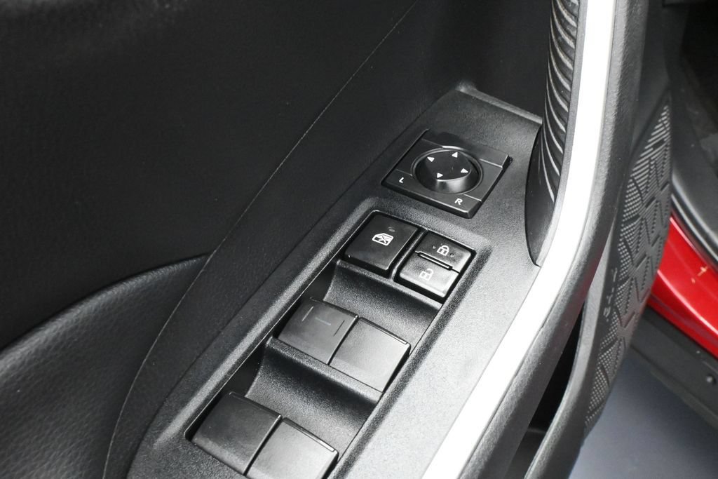 Used 2021 Toyota RAV4 LE FWD image 23
