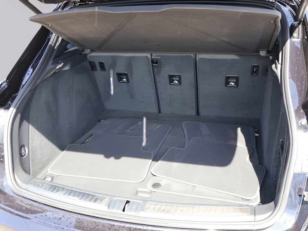 Certified 2023 Porsche Macan image 17