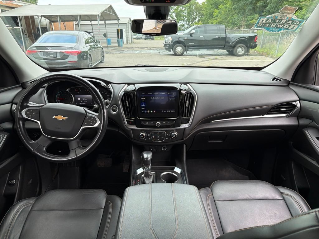 Used 2021 Chevrolet Traverse LT w/ LT Premium Package FWD image 24