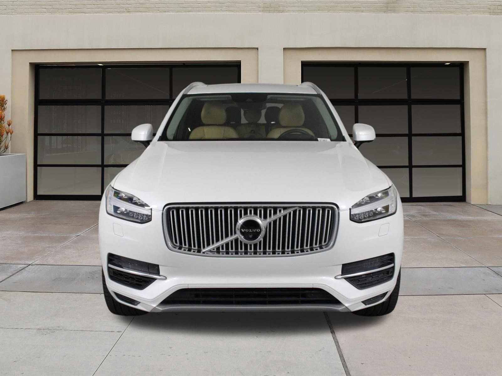 Used 2016 Volvo XC90 T8 Inscription w/ Vision Package AWD/4WD image 6
