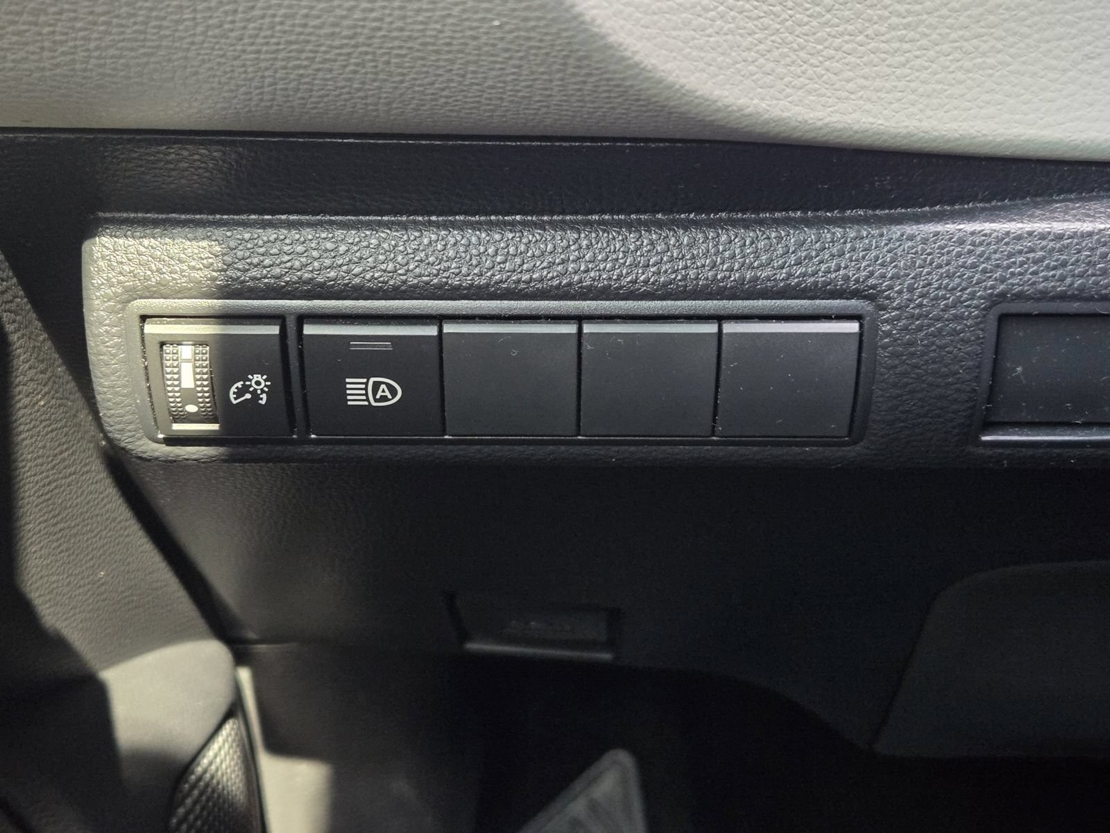 Used 2022 Toyota Corolla LE FWD image 20