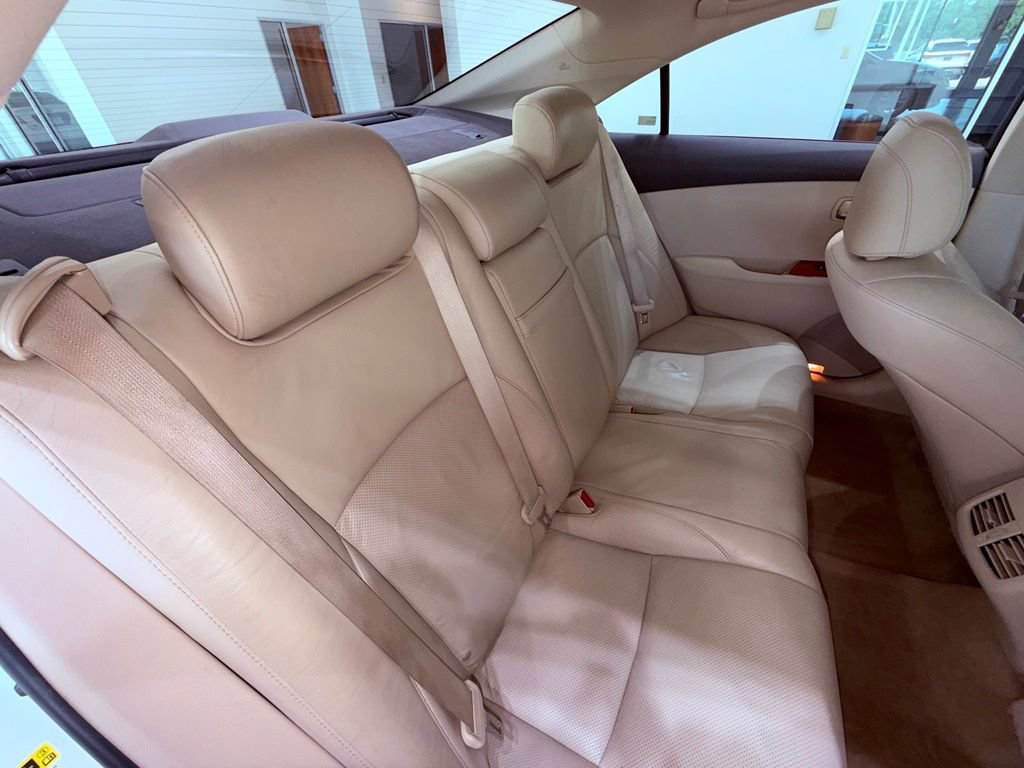 Used 2010 Lexus ES 350 w/ Preferred Accessory Package FWD image 11