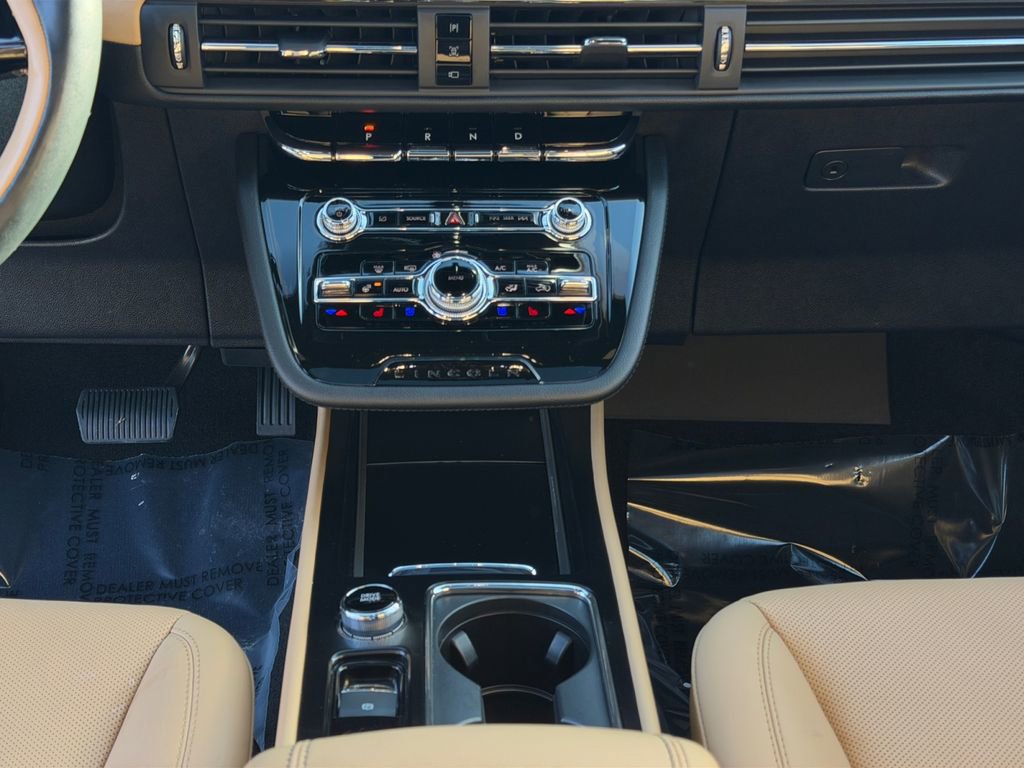 Used 2022 Lincoln Corsair Reserve w/ Sport Package image 11