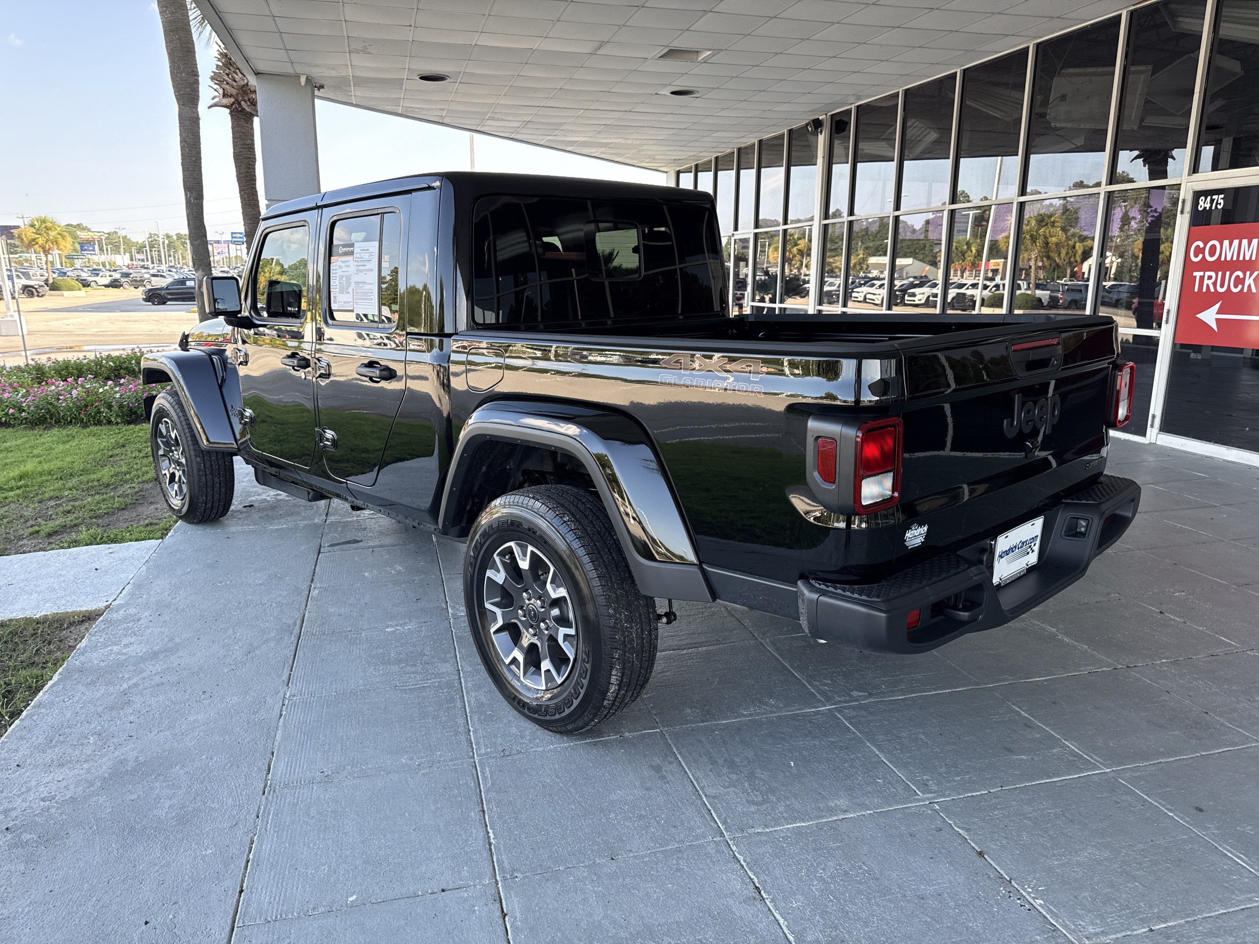 Used 2026 Jeep Gladiator Sport AWD/4WD image 11