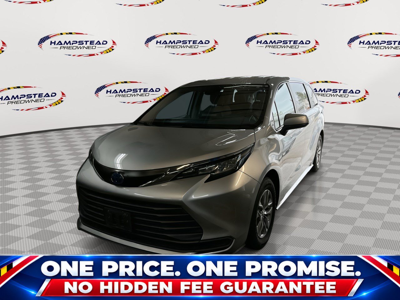 Used 2022 Toyota Sienna LE AWD/4WD image 1