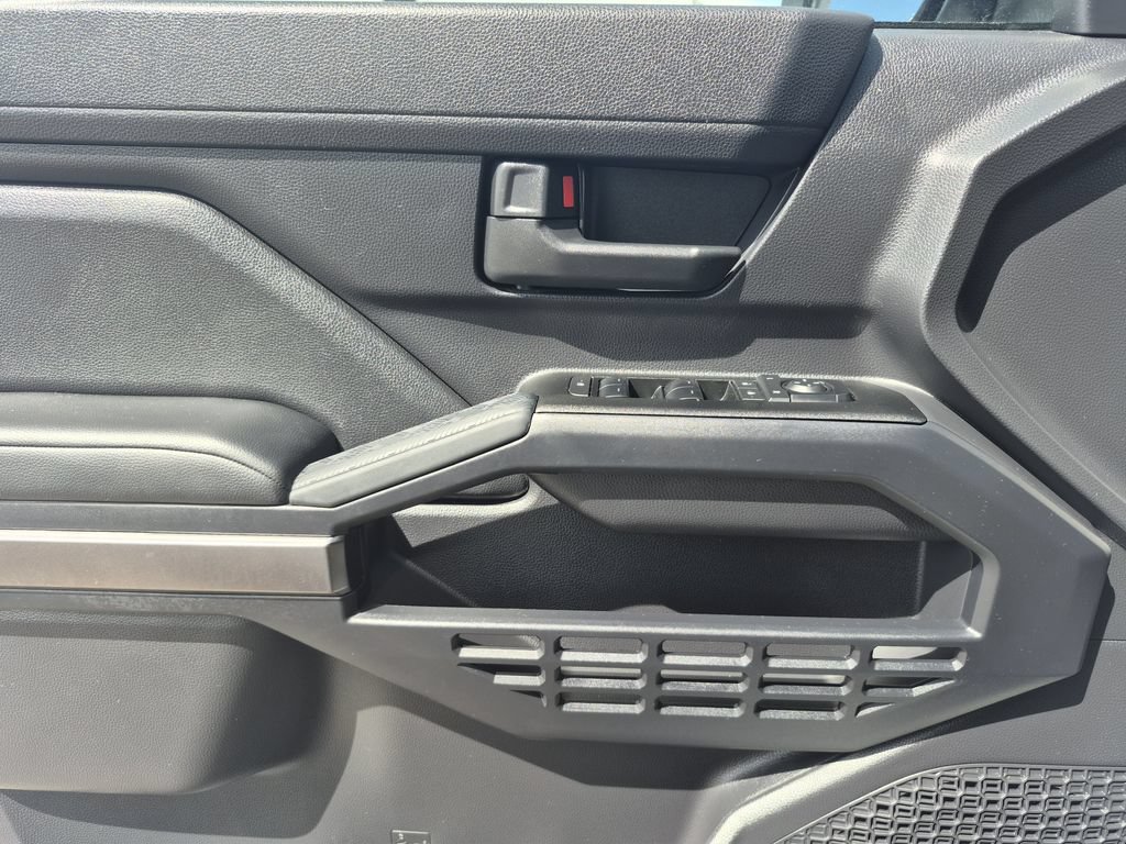 Used 2025 Toyota 4Runner SR5 AWD/4WD image 7