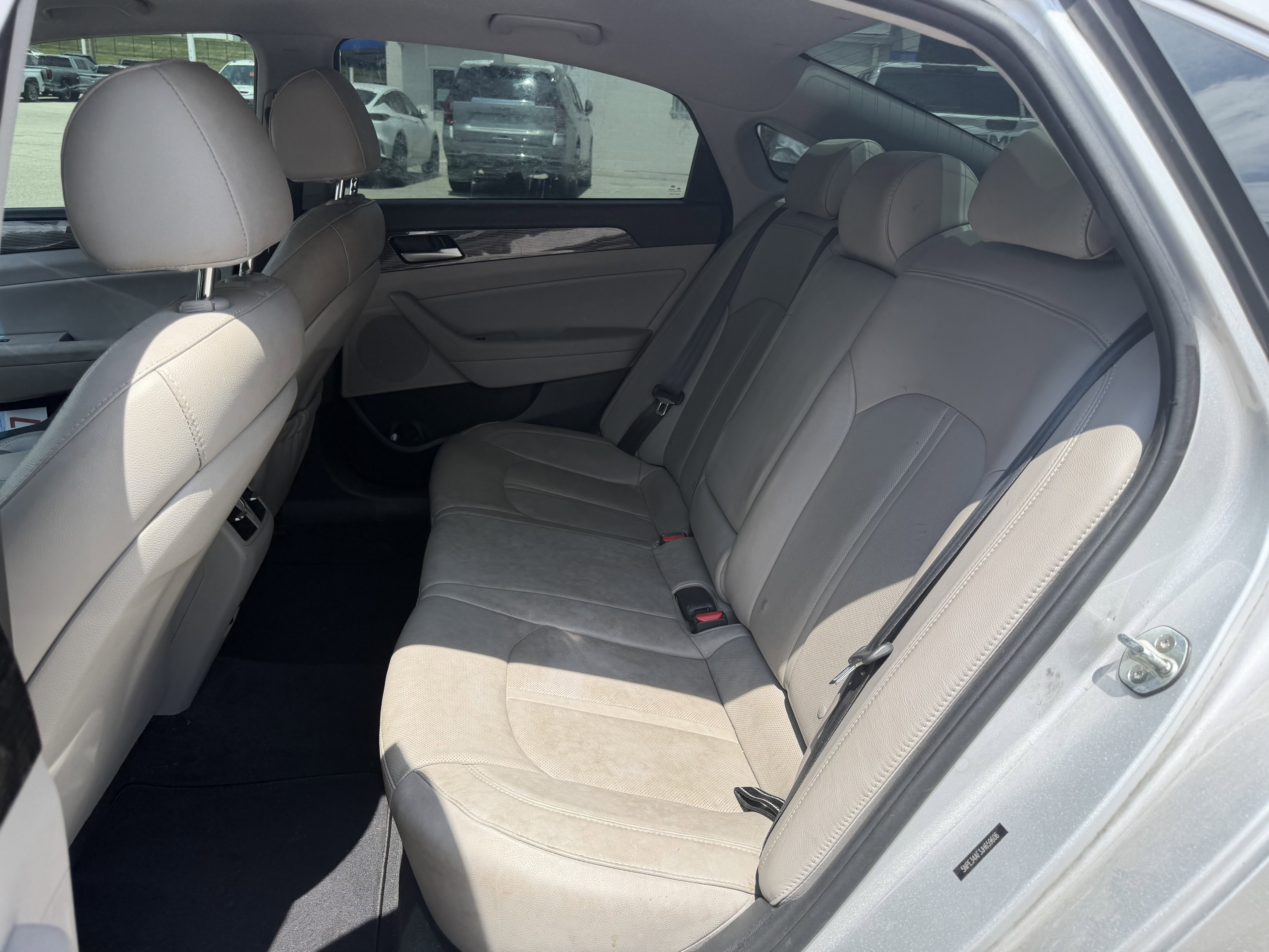 Used 2018 Hyundai Sonata Limited w/ Cargo Package FWD image 11
