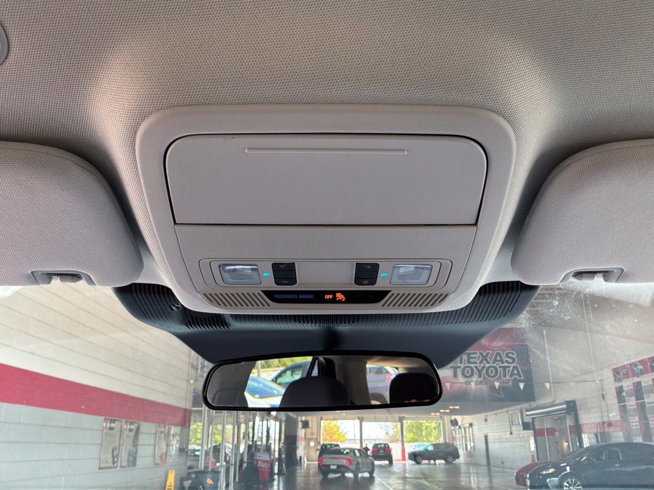 Used 2026 Ford Explorer Active RWD image 17