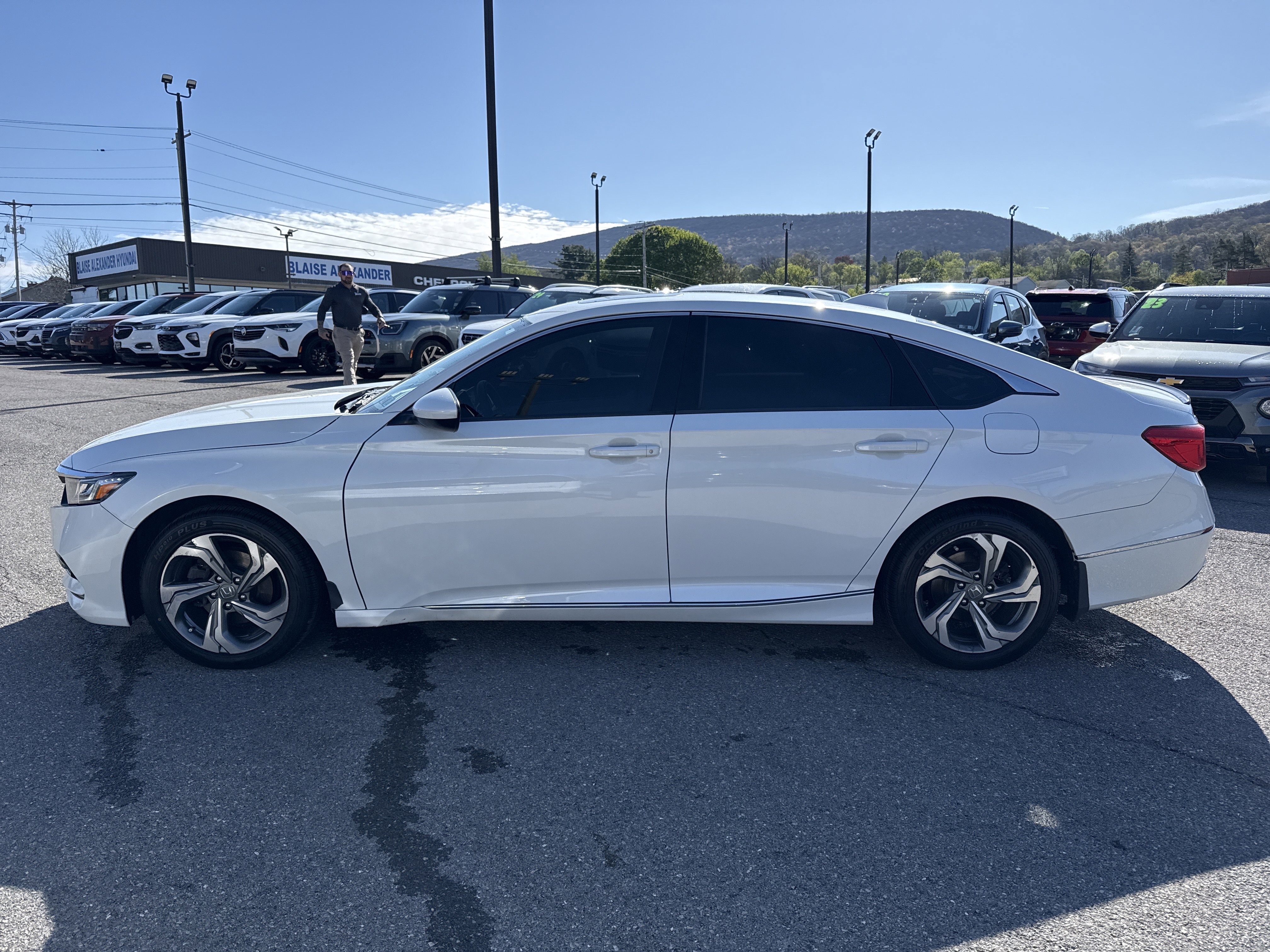 Used 2018 Honda Accord EX image 7