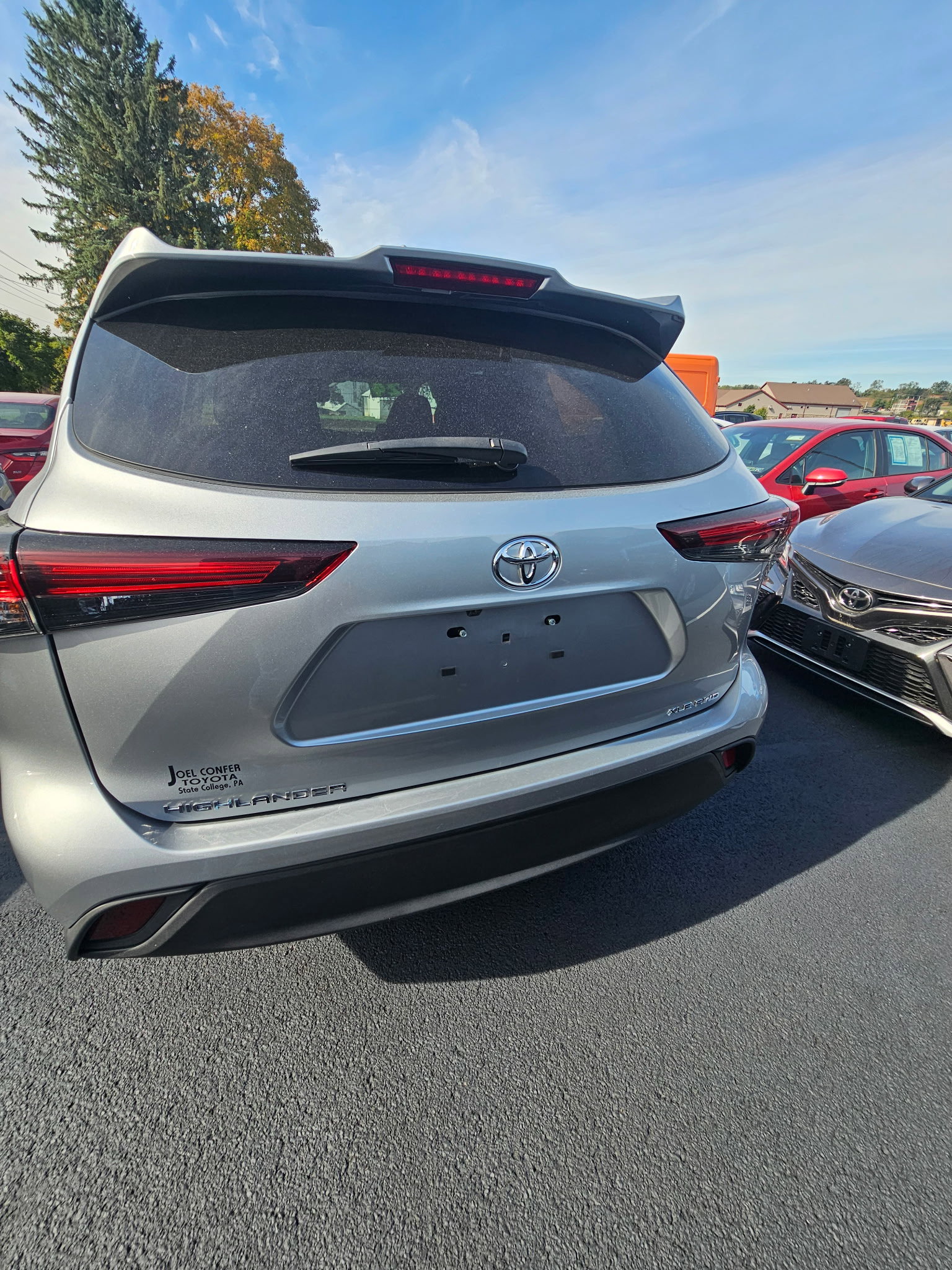 Used 2024 Toyota Highlander XLE image 4