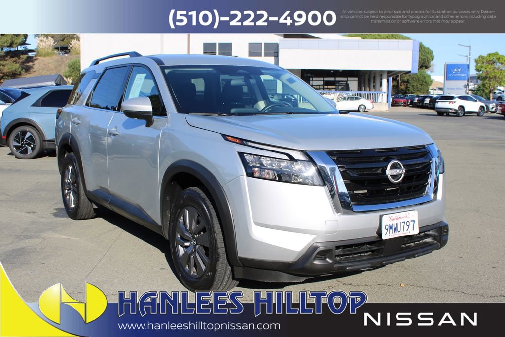 Certified 2024 Nissan Pathfinder SV image 5