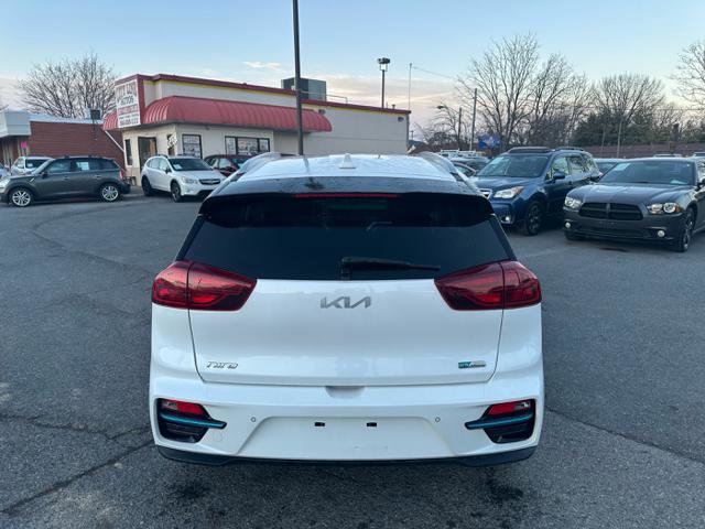 Used 2022 Kia Niro EX Premium w/ Cold Weather Package image 7