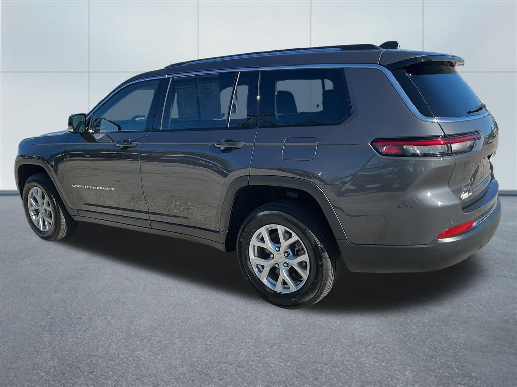 Used 2023 Jeep Grand Cherokee L Limited AWD/4WD image 3
