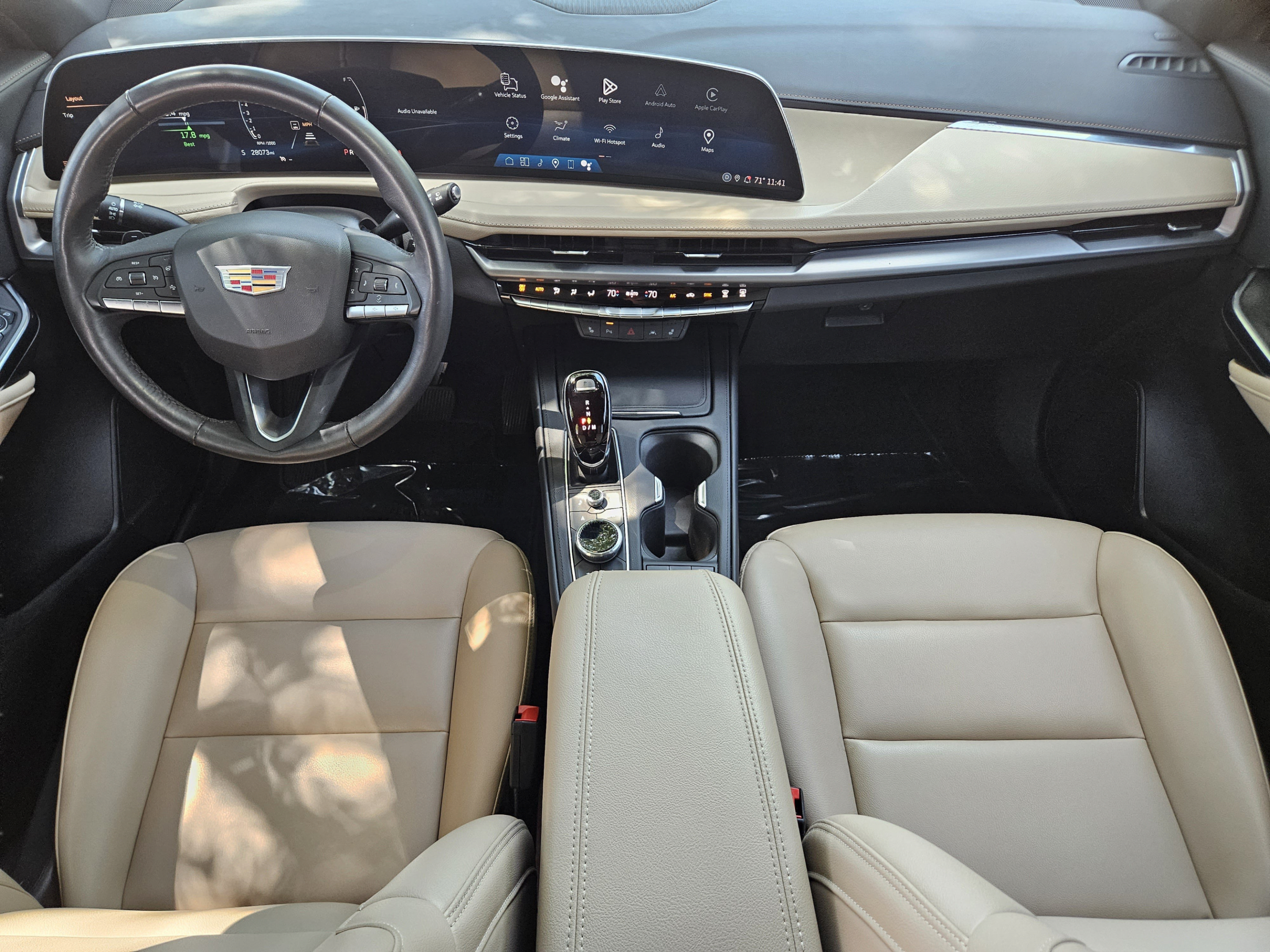 Used 2024 Cadillac XT4 Luxury w/ Cold Weather Package FWD image 18