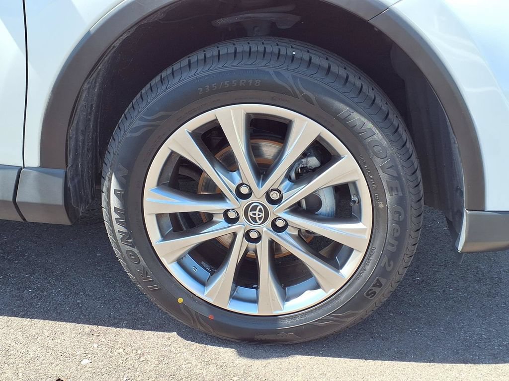 Used 2018 Toyota RAV4 Limited FWD image 10