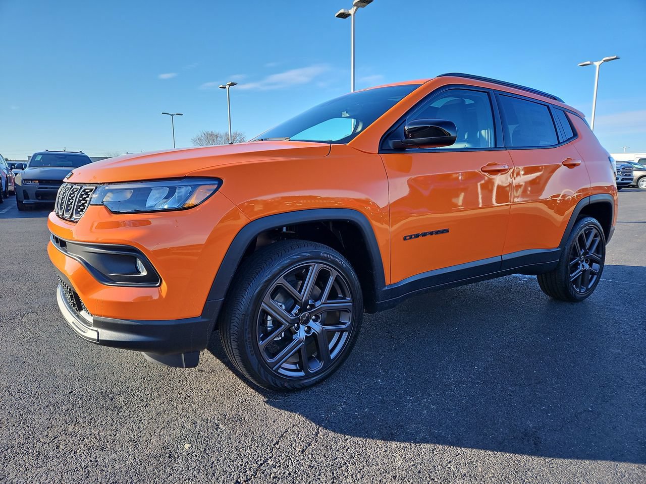 New 2026 Jeep Compass Latitude w/ Sun and Sound Group AWD/4WD image 3
