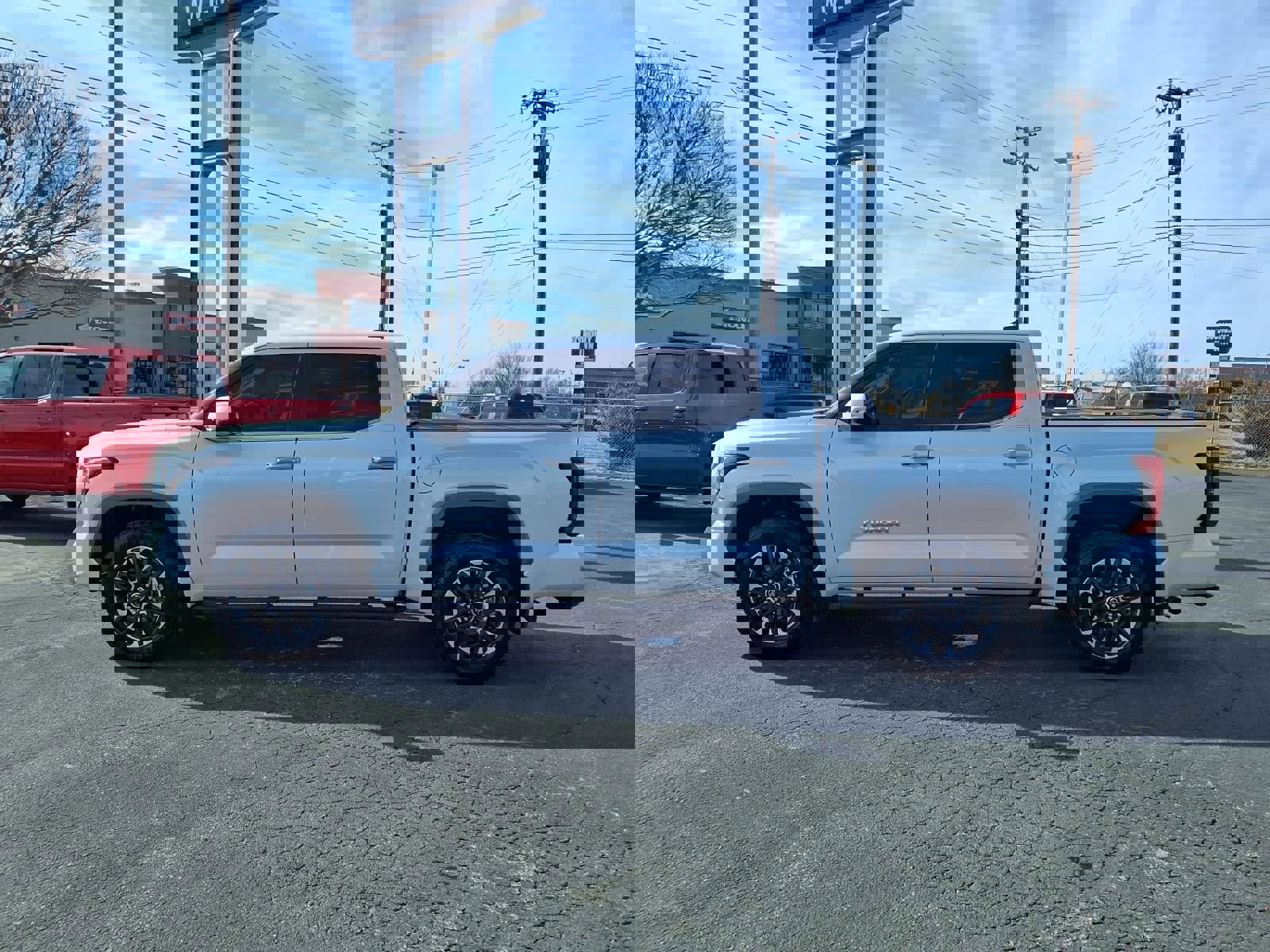 Used 2024 Toyota Tundra Limited image 2