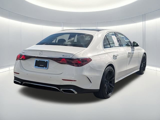Used 2025 Mercedes-Benz E 350 4MATIC Sedan image 5