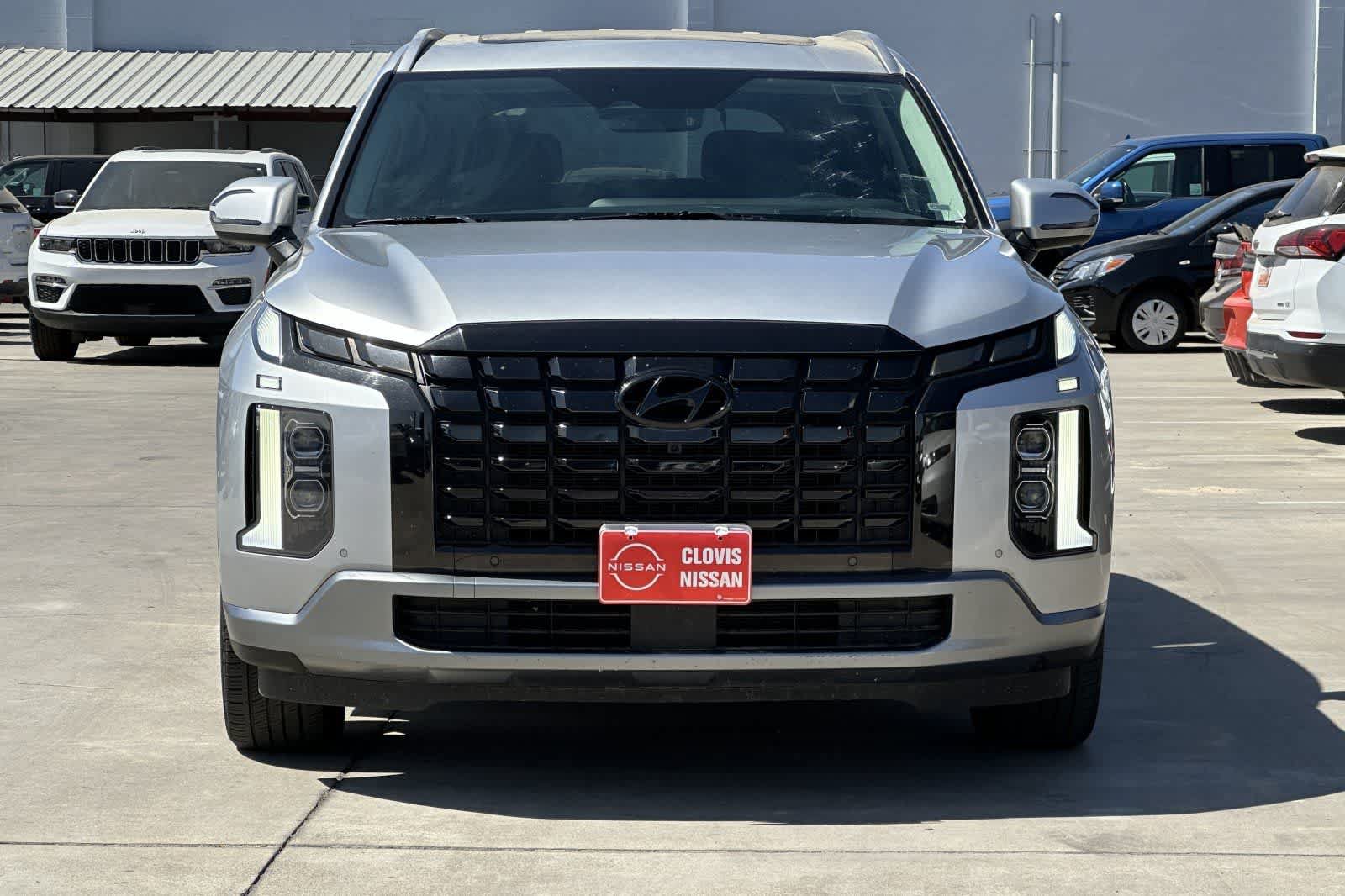 Used 2024 Hyundai Palisade Limited FWD image 11