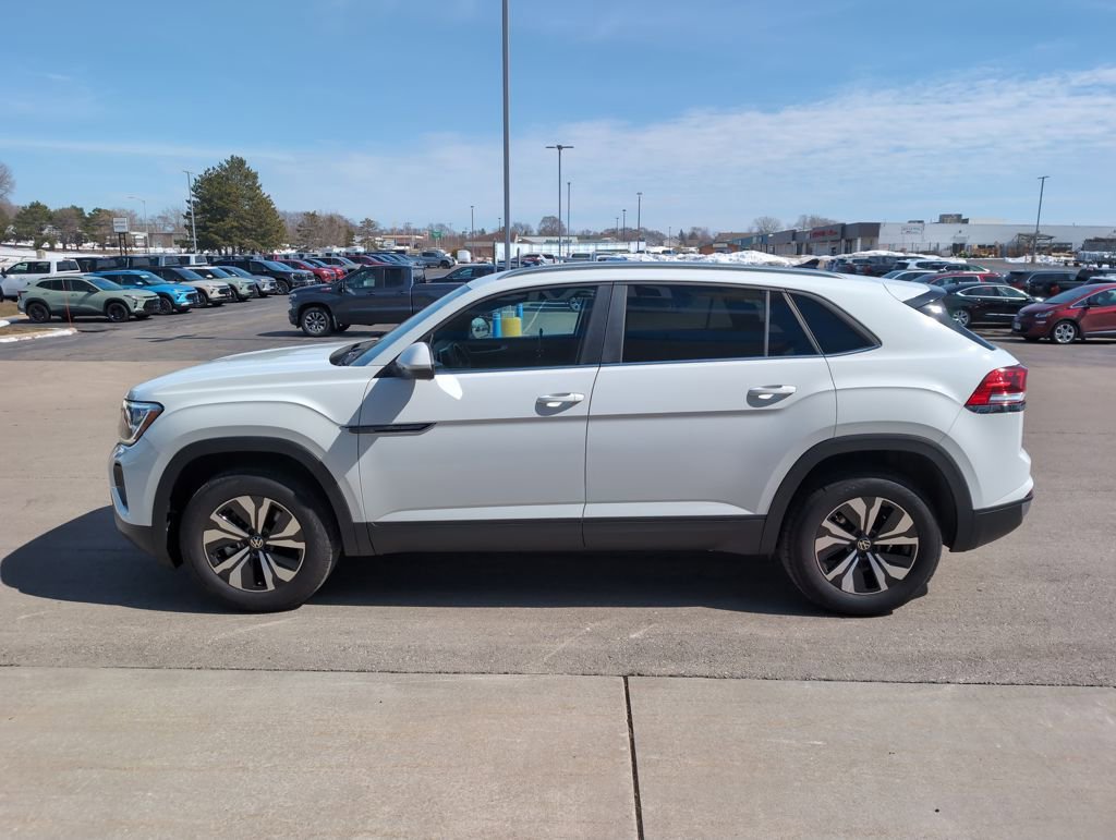Used 2025 Volkswagen Atlas Cross Sport SE image 5