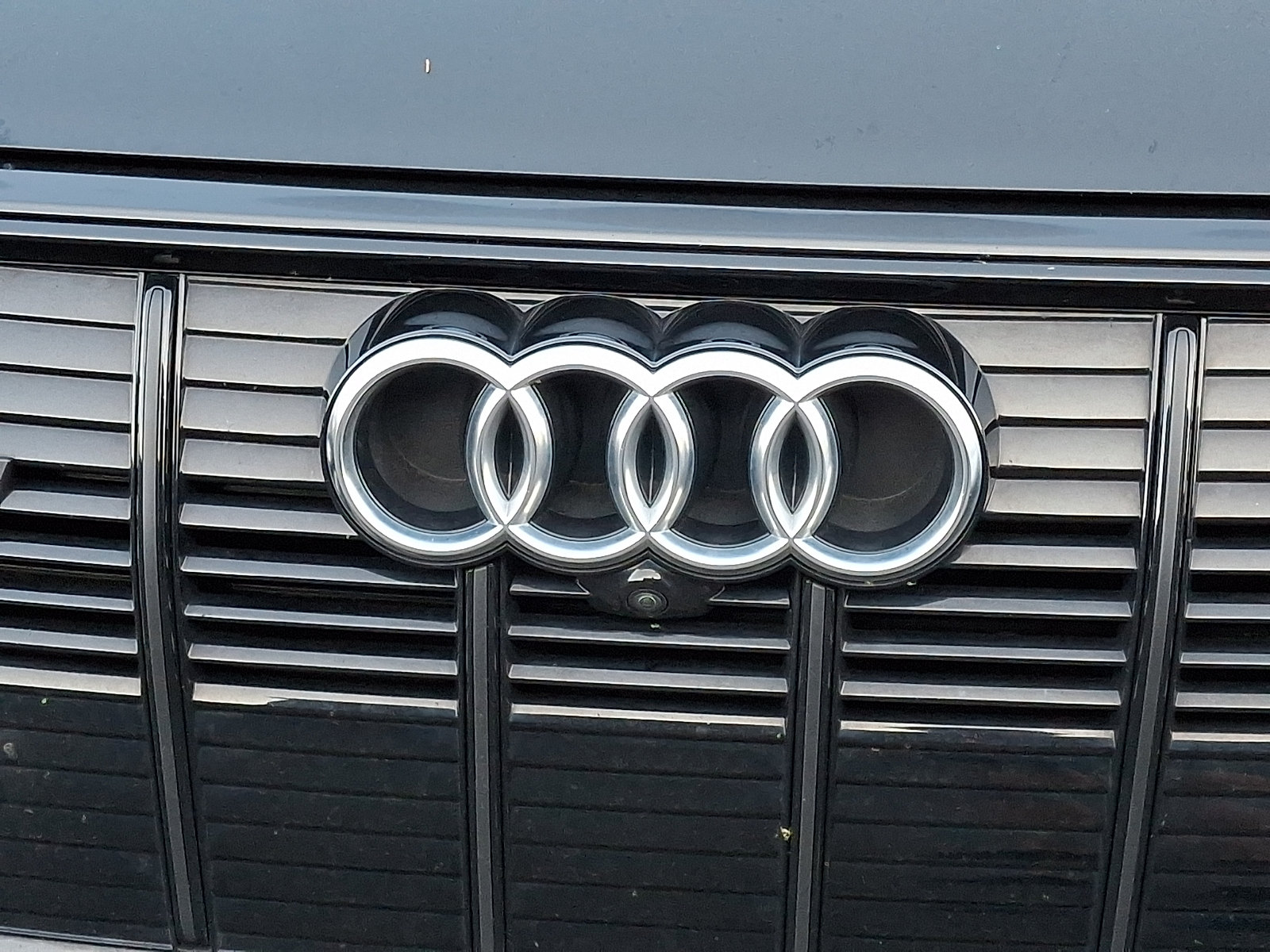 Used 2023 Audi e-tron S Premium Plus w/ Black Optic Package AWD/4WD image 8