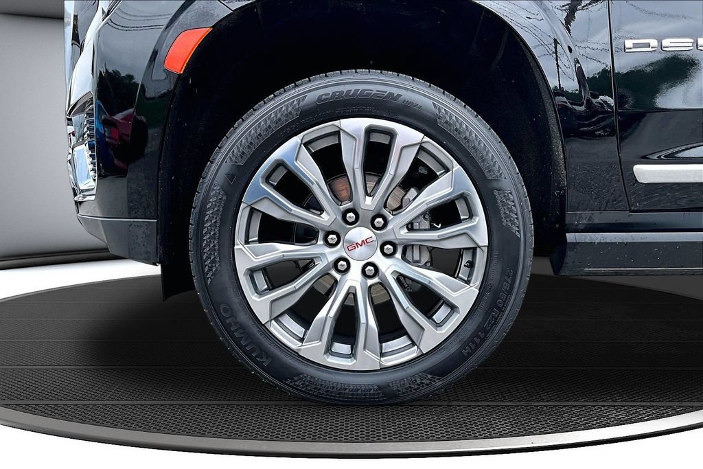 Used 2022 GMC Yukon Denali w/ Denali Premium Package AWD/4WD image 35