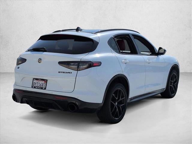 Used 2021 Alfa Romeo Stelvio Ti Sport AWD/4WD image 5