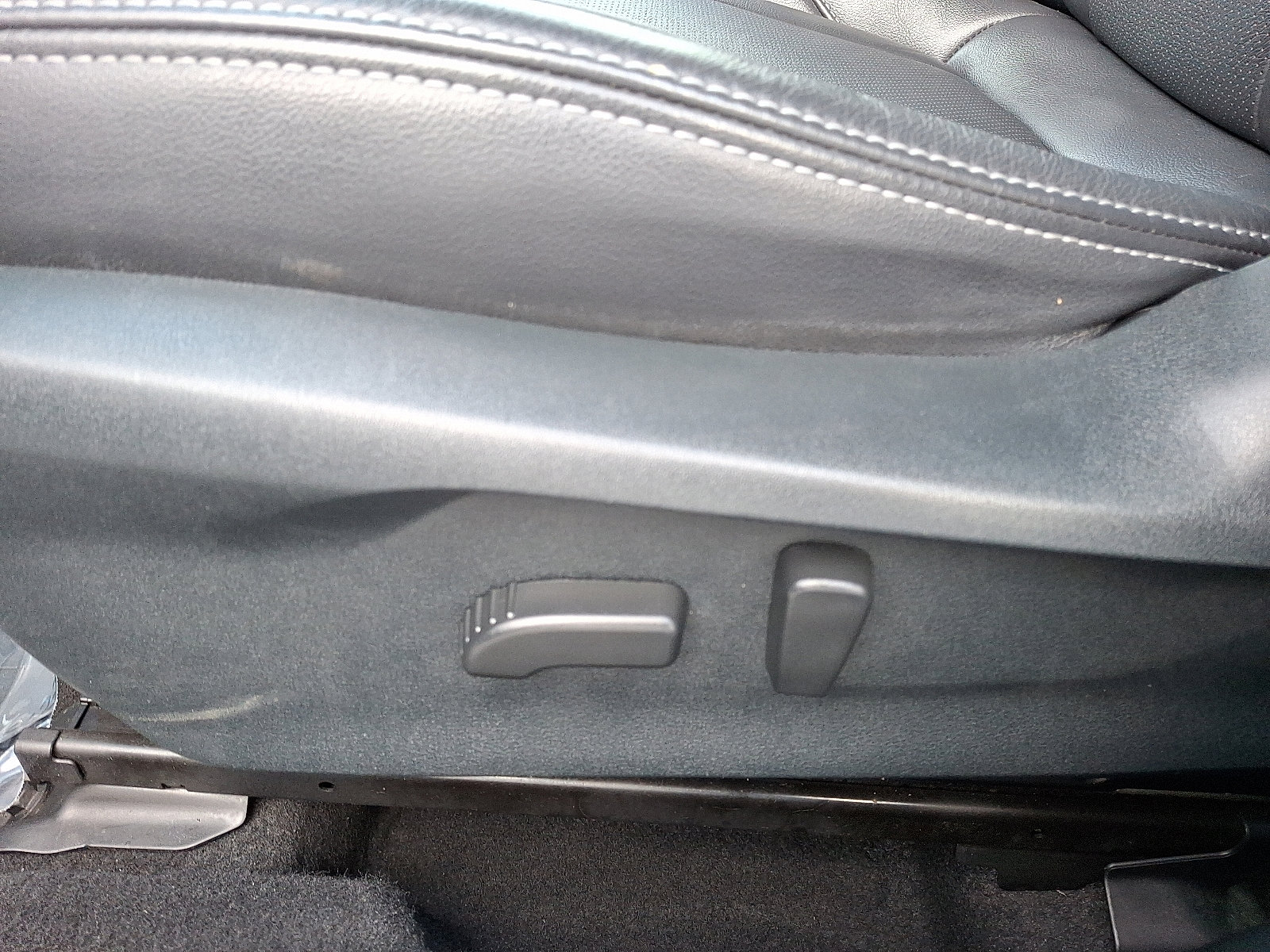 Used 2022 Subaru Impreza 2.0i Limited image 15