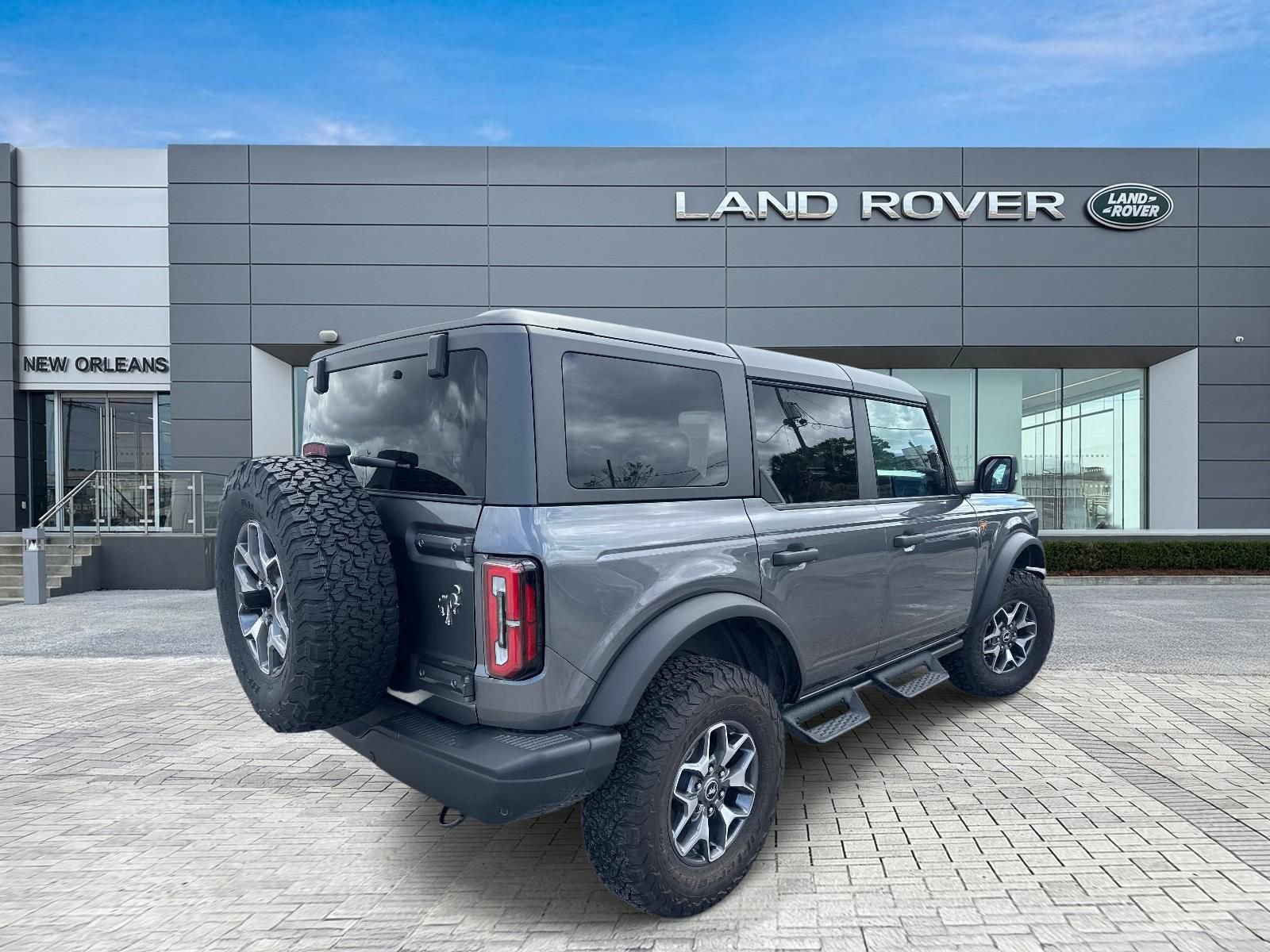 Used 2023 Ford Bronco Badlands image 6