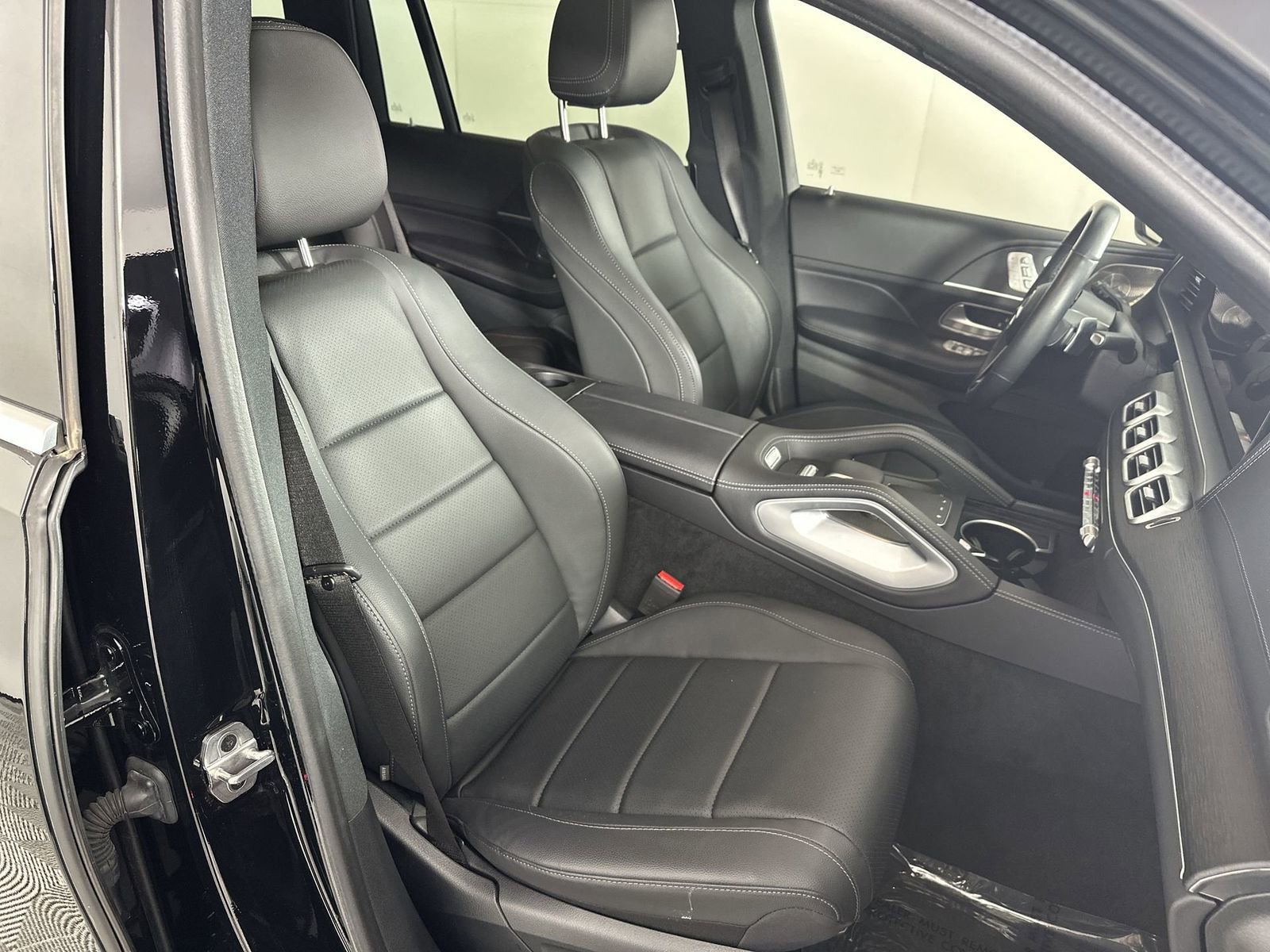 Used 2024 Mercedes-Benz GLS 450 4MATIC image 31