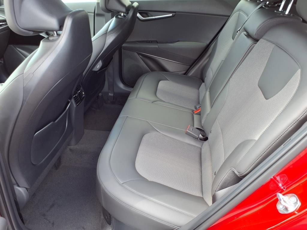 New 2025 Kia Niro EX Touring image 12