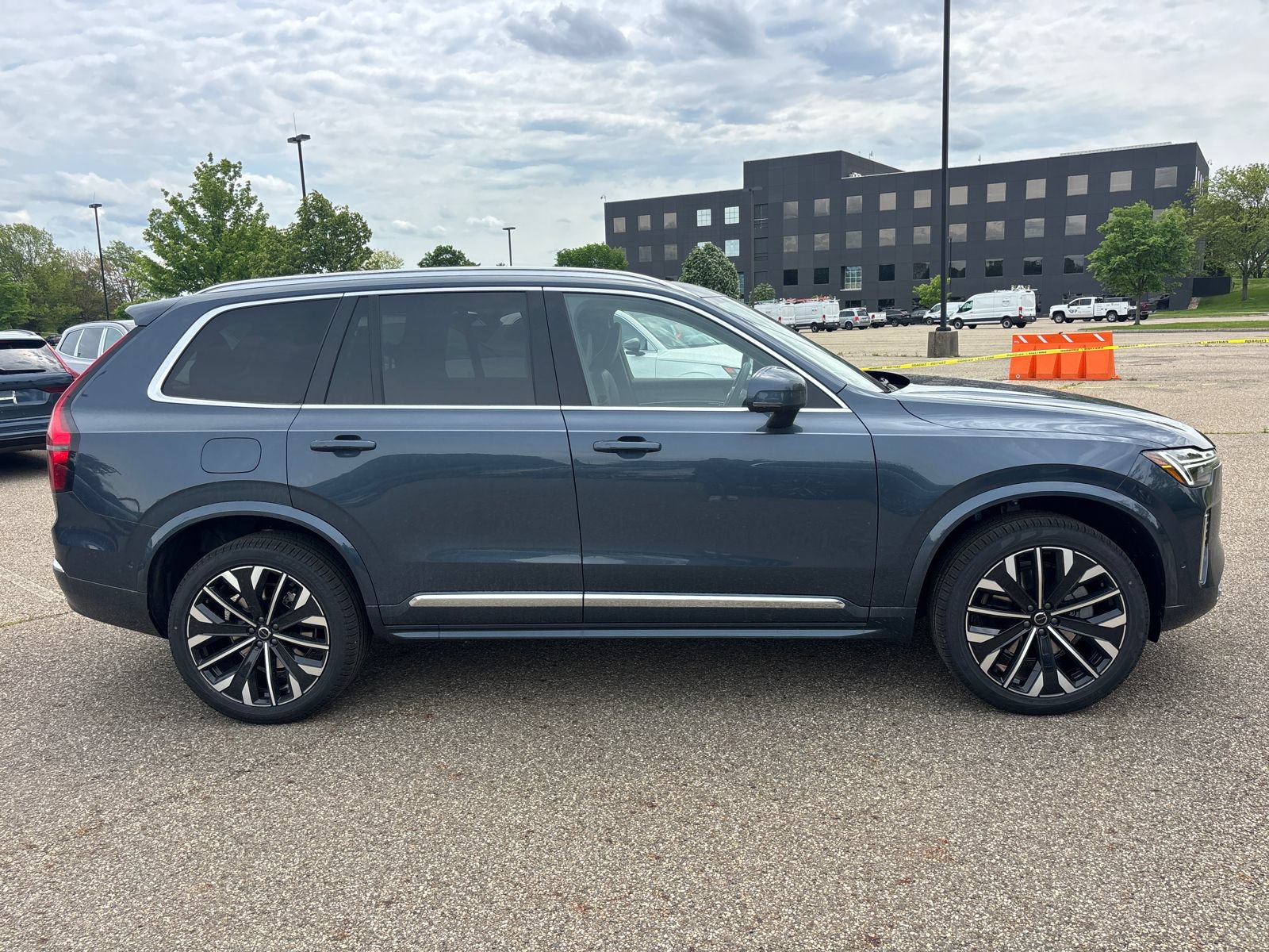 New 2026 Volvo XC90 B6 Ultra w/ Protection Package Premier AWD/4WD image 4