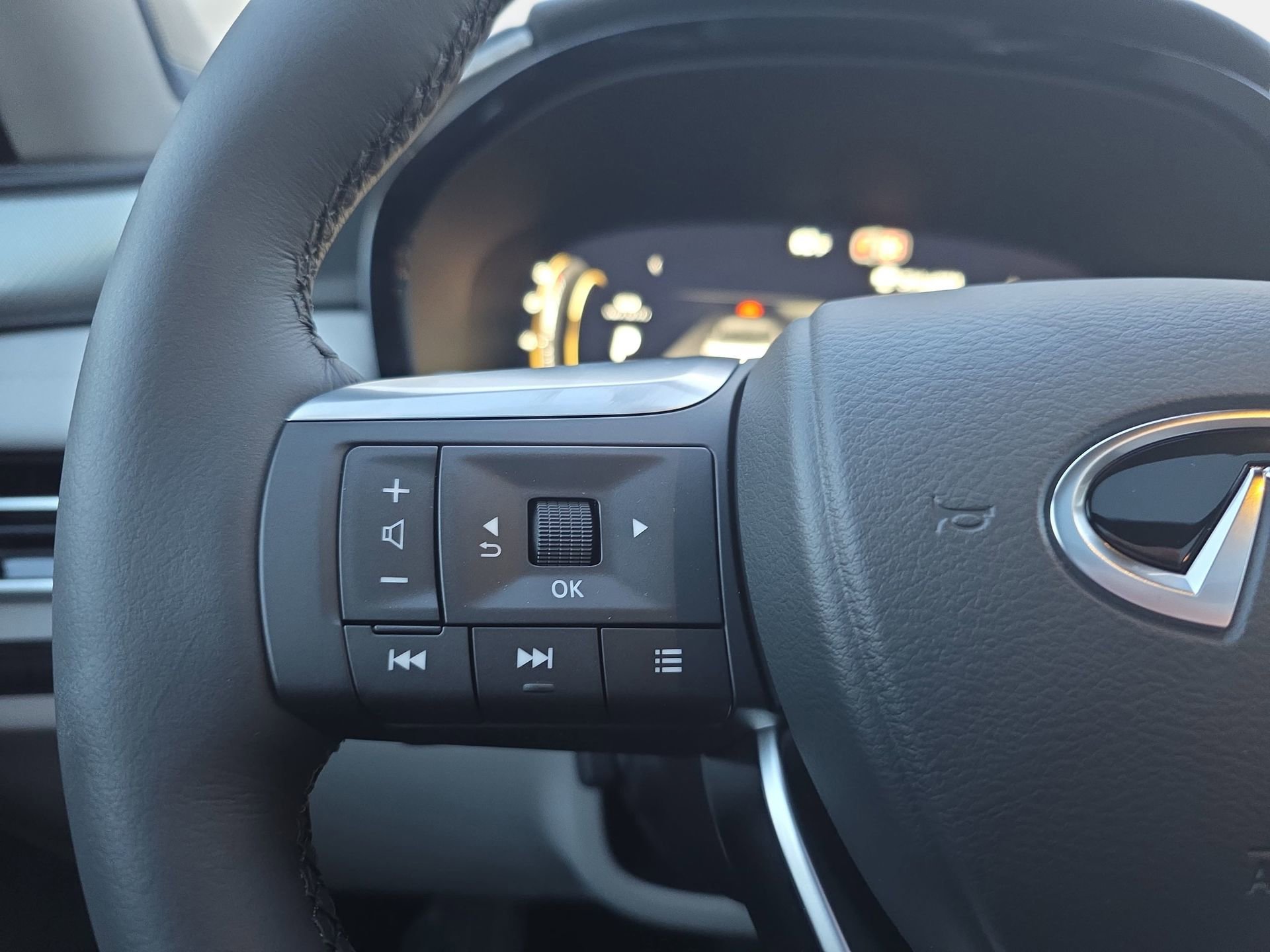 New 2026 INFINITI QX60 Luxe w/ Cargo Package image 17