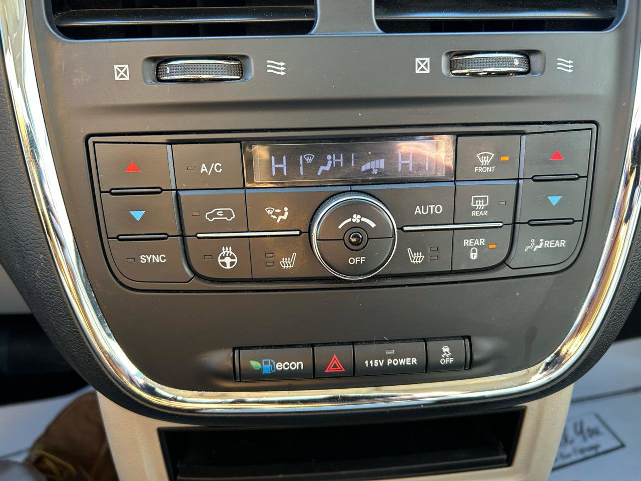 Used 2014 Chrysler Town & Country Touring-L w/ Driver Convenience Group image 20