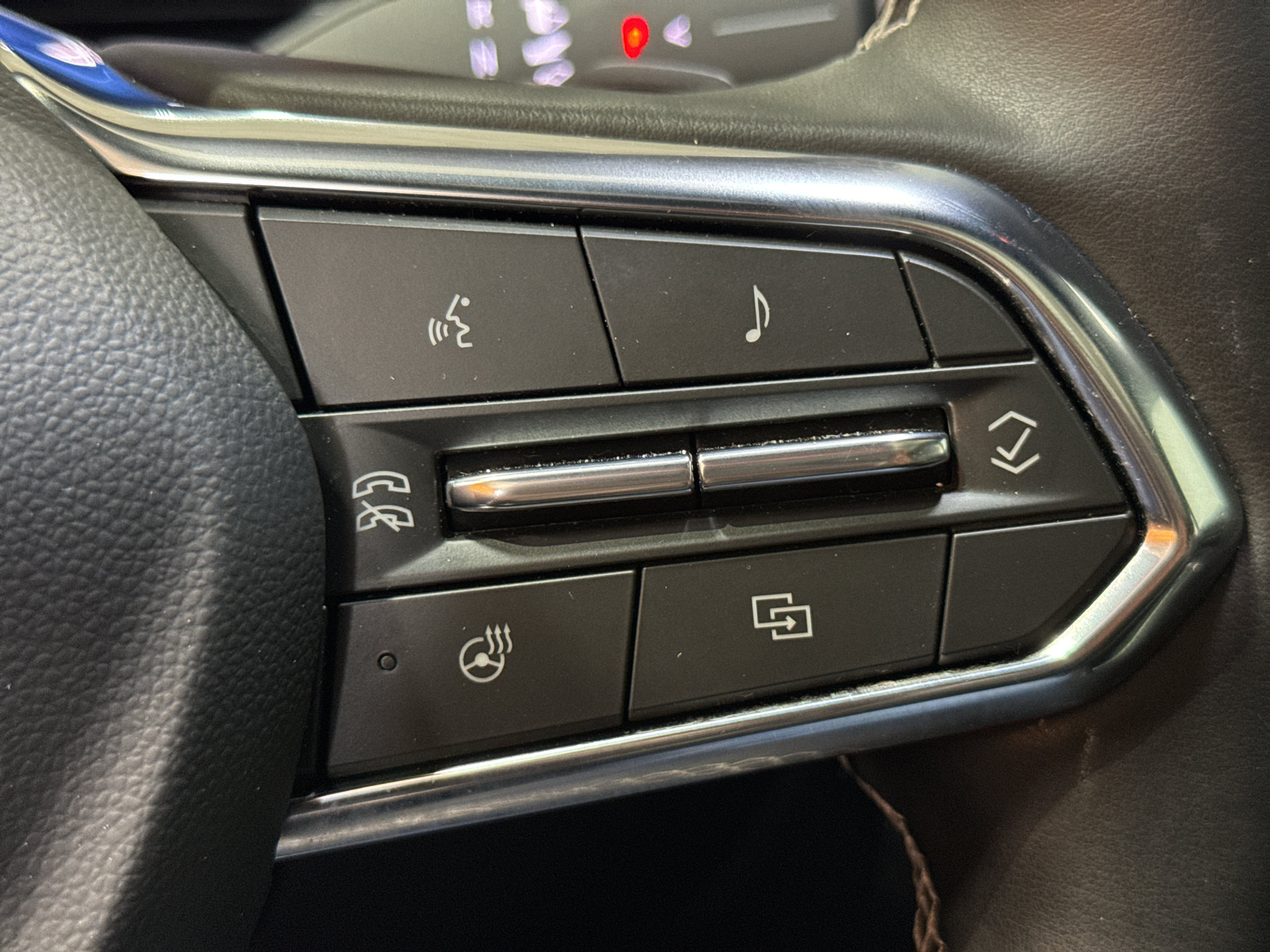 Used 2025 Chevrolet Traverse Z71 w/ Enhanced Driving Package AWD/4WD image 27